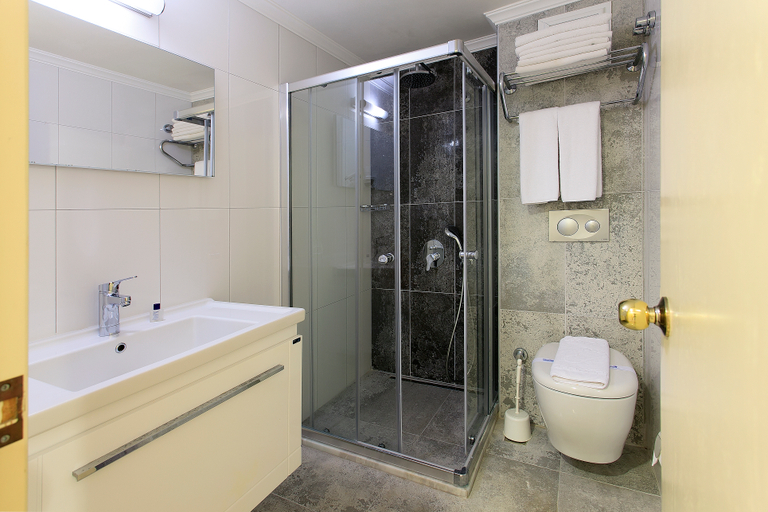 Bathroom 4, Perdikia Beach Hotel, Fethiye