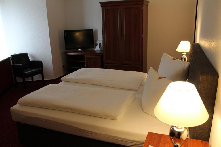 Bedroom 2, REMA Hotel Essen , Essen