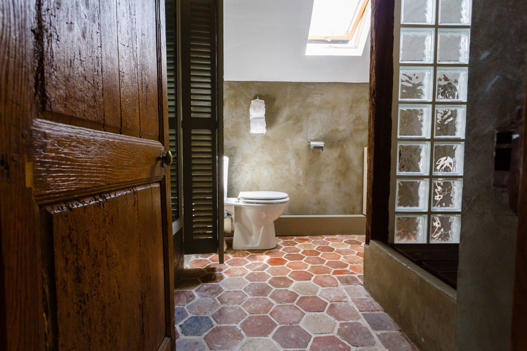 Bathroom 5, Ferme de la Haye, Seine-Maritime