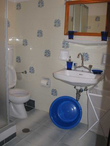 Bathroom 5, Batistas Apartments, South Aegean