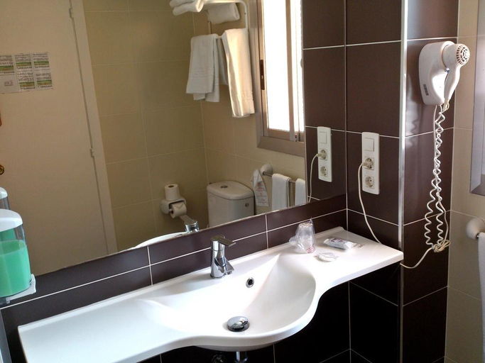 Bathroom 4, Montreal, Castellón