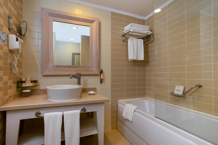 Bathroom 4, Orange County Kemer, Kemer