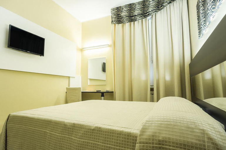 Bedroom 4, Hotel University, Bologna