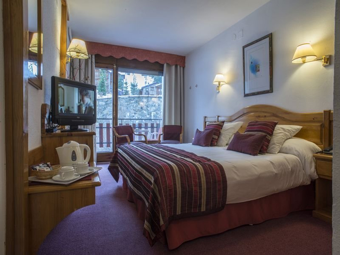 Bedroom 4, El Tarter Apartments
