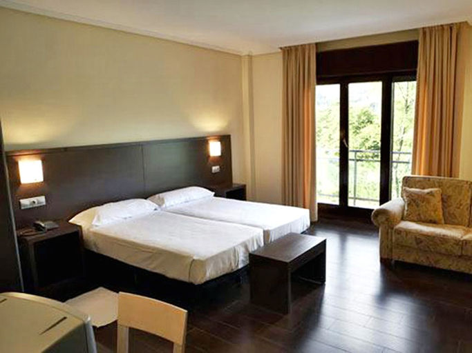 Bedroom 3, Euba, Vizcaya