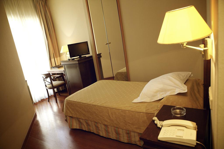 Bedroom 3, Leon Hotel Spa Paris, León