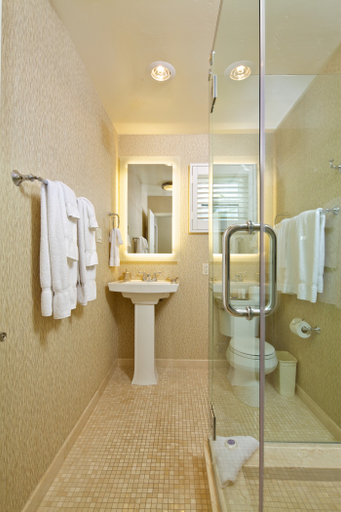 Bathroom 4, Bahia Resort, San Diego