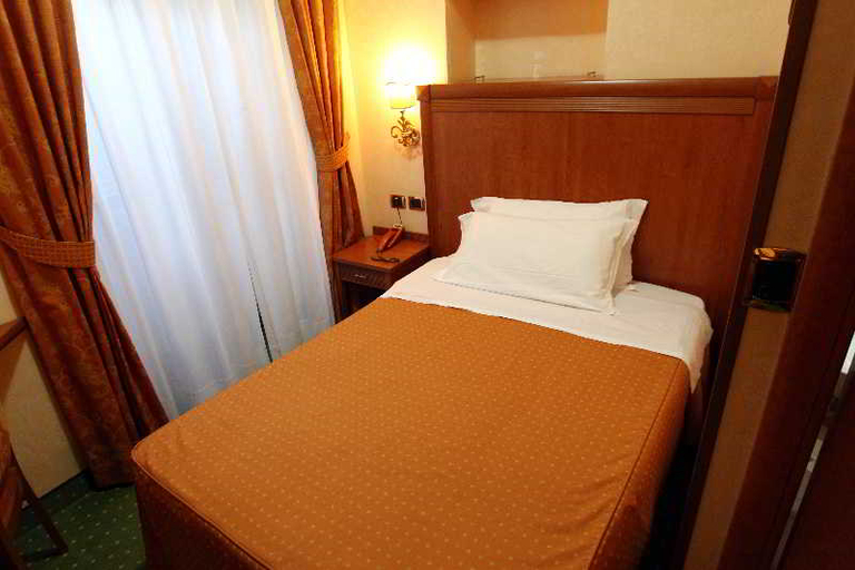 Bedroom 3, Baltik Guesthouse, Rome
