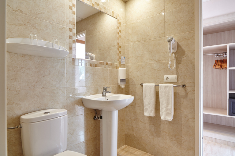 Bathroom 5, Hostal Mar y Huerta, Baleares