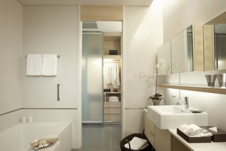 Bathroom 15
