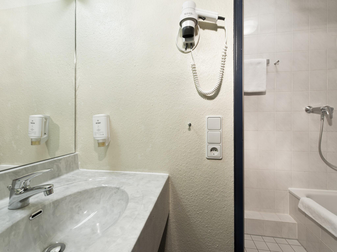 Bathroom, City Hotel Hoyerswerda, Bautzen