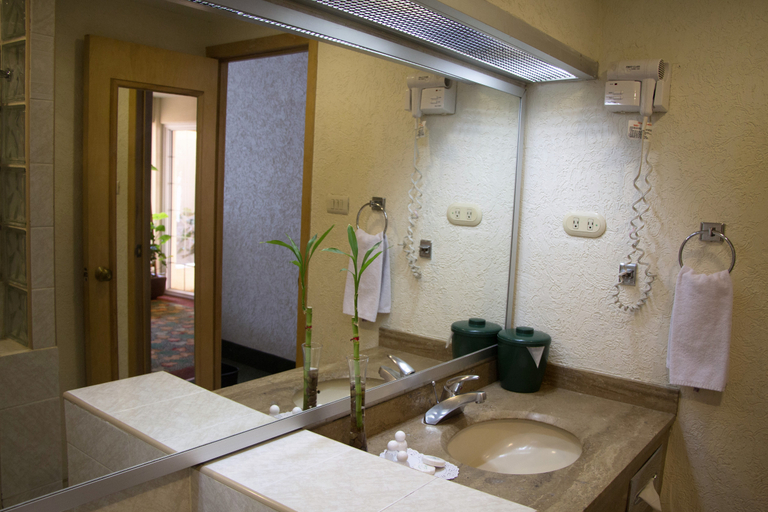 Bathroom 4, Hotel Sicomoro, Chihuahua