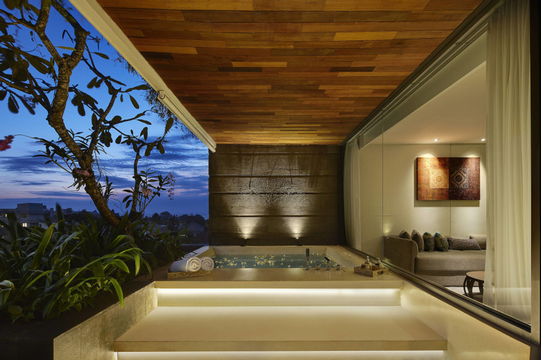 Bathroom 13