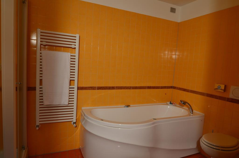 Bathroom, Crystal, Treviso