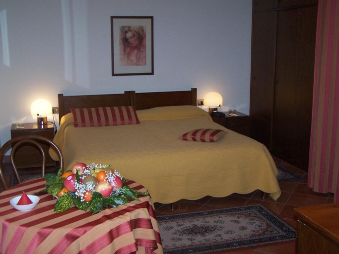 Bedroom 3, Lido Palace Hotel, Genova