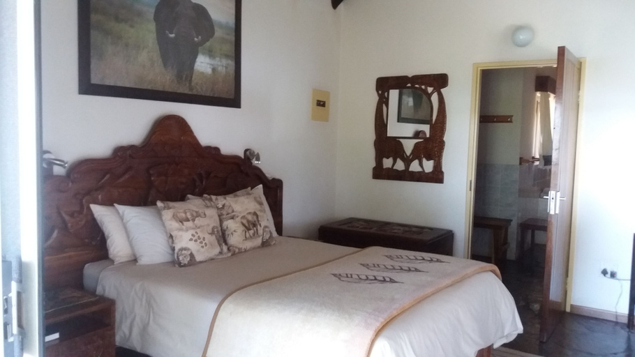 Bedroom 2, Caprivi River Lodge, Sesheke