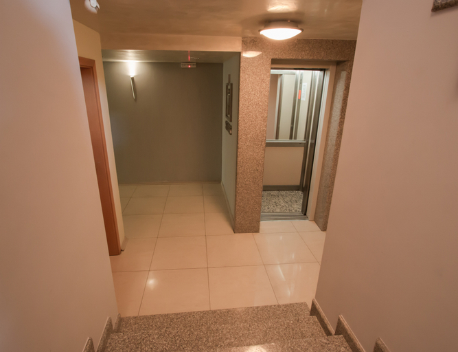 Bathroom 4, Divesta, Varna