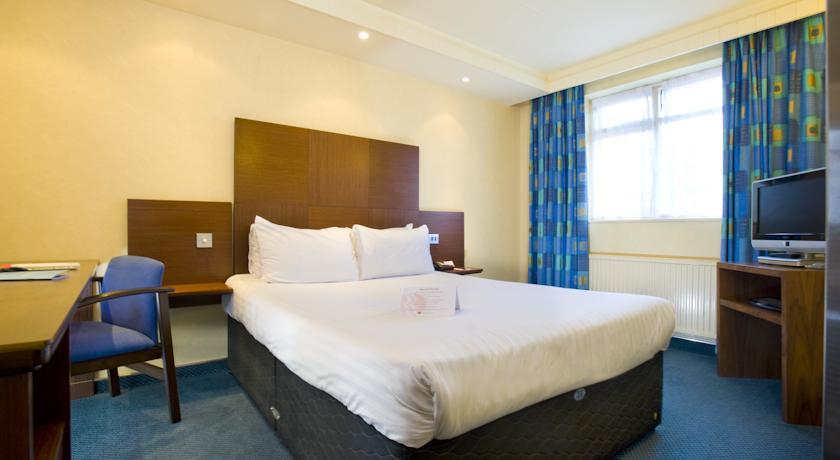 Bedroom 2, Thatchers Hotel Guidlford, Surrey