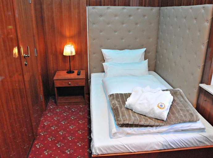 Bedroom 2, Herzog-Wilhelm - Der Tannenbaum, München