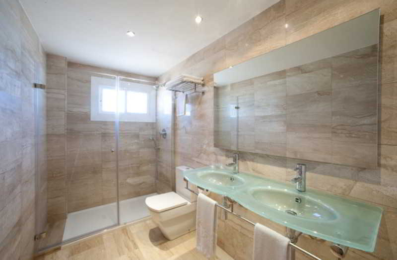 Bathroom 5, Grupotel Dunamar, Baleares