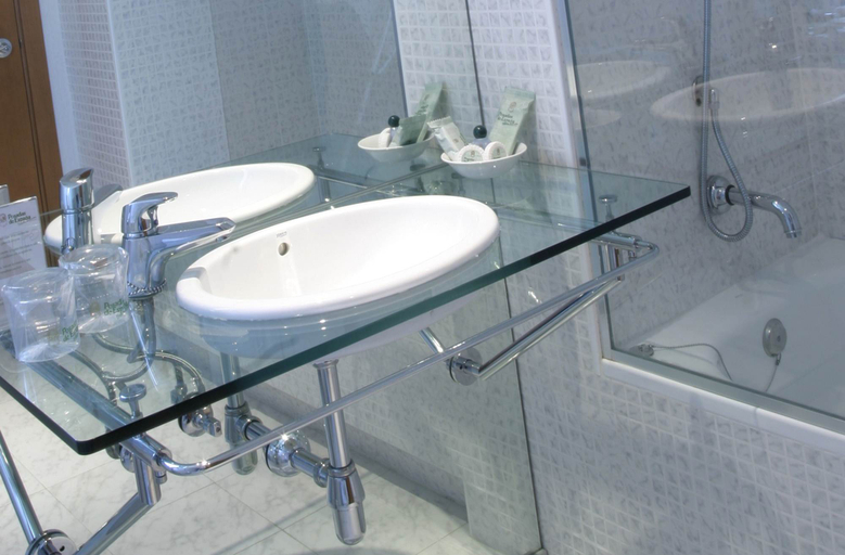 Bathroom 5, Posadas de España Cartagena, Murcia