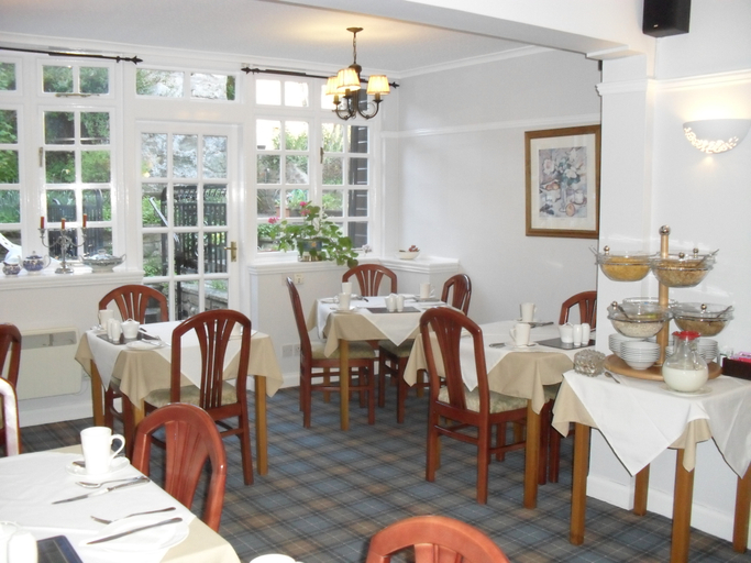 Food & Drinks 5, Albany Hotel, Fife