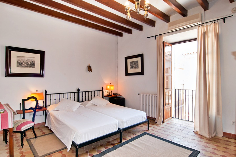 Bedroom 4, Leon de Sineu, Baleares