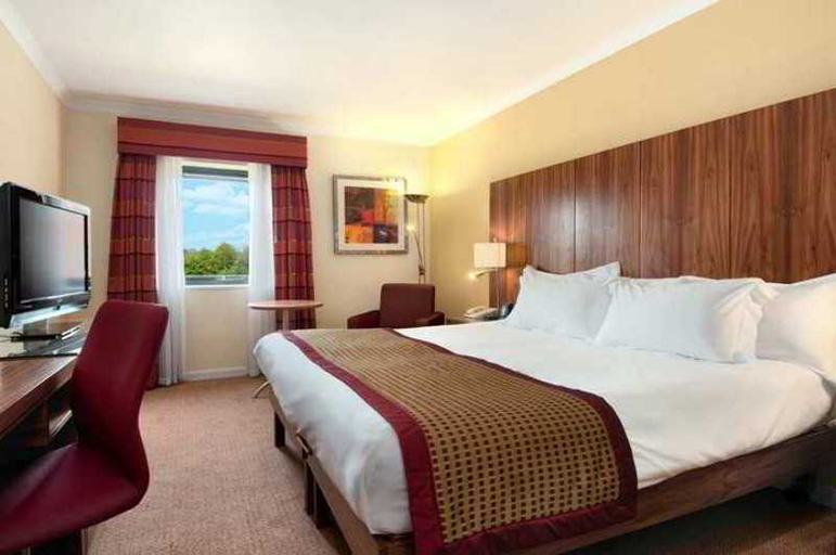 Bedroom 2, Delta Hotels Milton Keynes, Milton Keynes