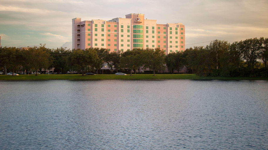 Exterior & Views 3, DoubleTree by Hilton Sunrise - Sawgrass Mills, Broward