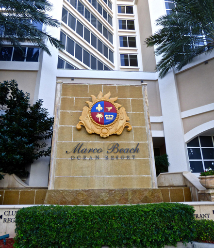 Marco Beach Ocean Suites, Collier