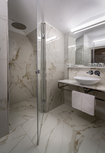 Bathroom 4, Hotel Waldstein, Praha 6