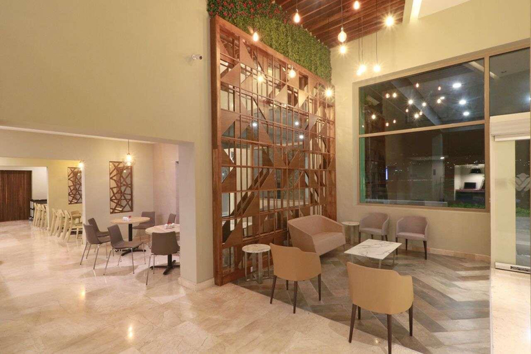Public Area 3, Wyndham Garden Monterrey Valle real, Monterrey