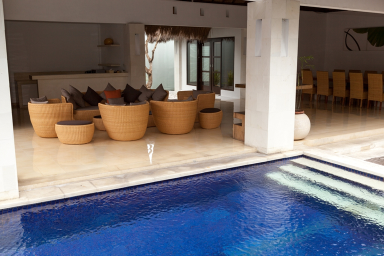 Swimming Pool 2