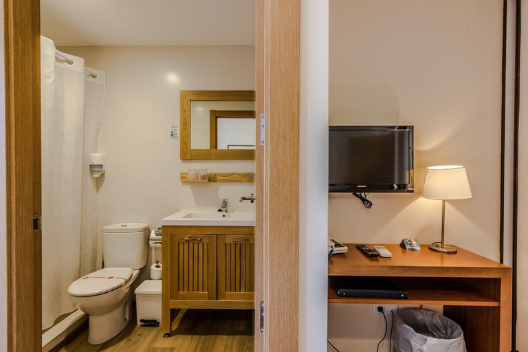 Bathroom 4, Hotel Bluewater, Baleares