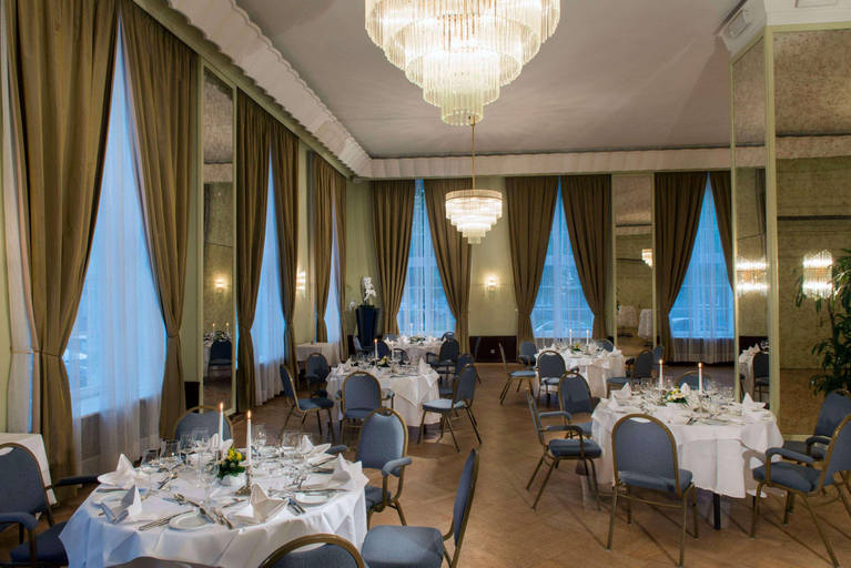 Food & Drinks 5, Wyndham Duisburger Hof, Duisburg