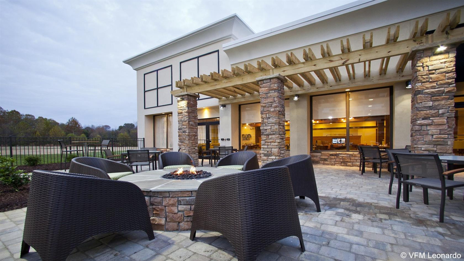 Exterior & Views 2, DoubleTree by Hilton Greensboro Airport, Guilford