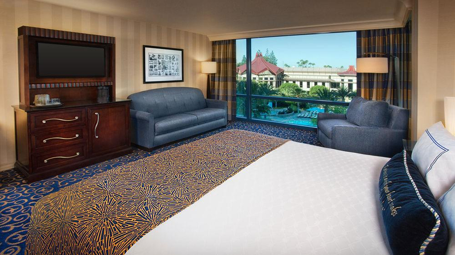 Exterior & Views 2, Disneyland® Hotel, Orange