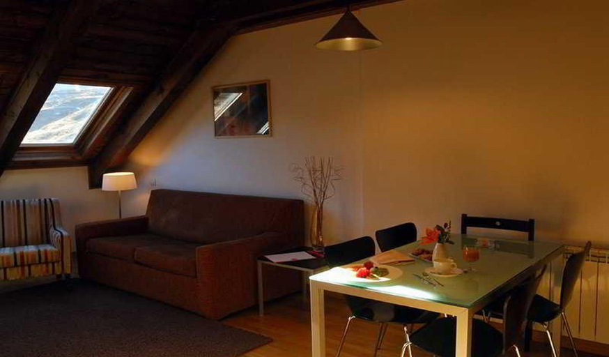 Bedroom 2, APARTHOTEL SIENTE Boí  & SPA, Lleida