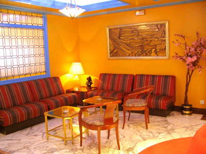 Public Area 2, Isabel, Cantabria