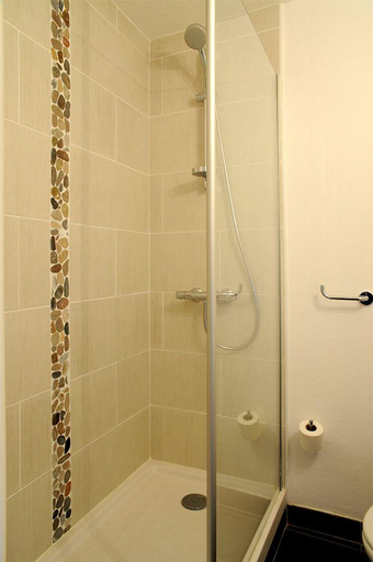 Bathroom 5, Akena Les Mureaux , Yvelines