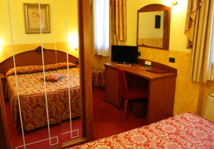 Bathroom 4, Hotel Majestic - Linate Airport, Milano