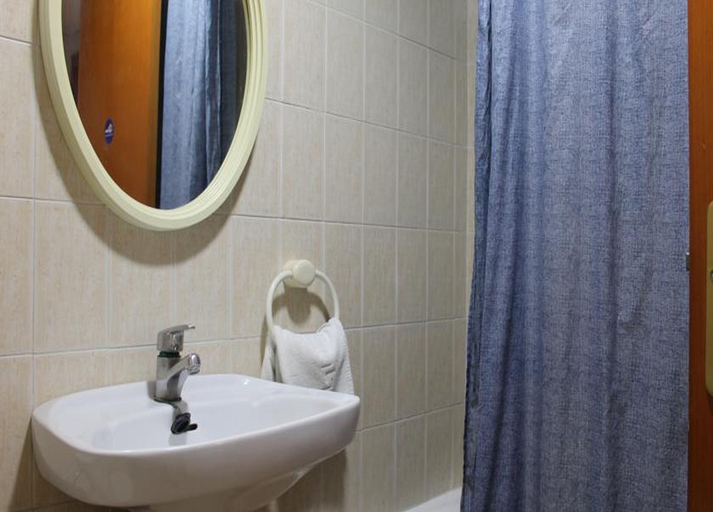 Bathroom 4, Alpha, Alicante