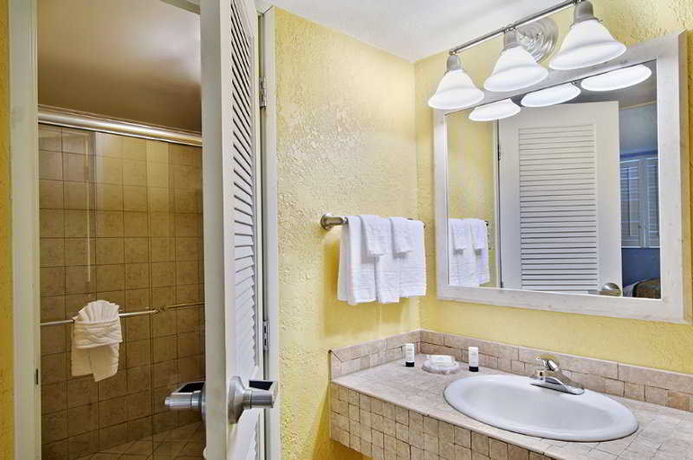 Bathroom 4, Fairfield Inn And Suites By Marriott Key West, Monroe