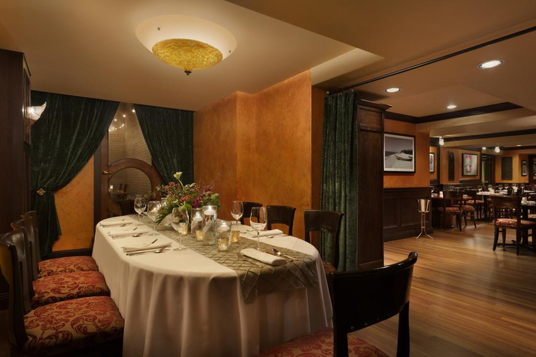 Food & Drinks 5, Executive Hotel Le Soleil, Greater Vancouver