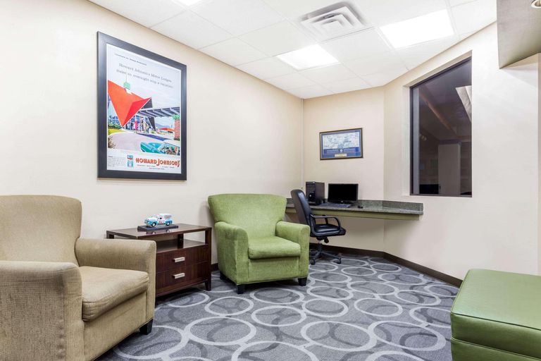 Public Area 2, Howard Johnson by Wyndham Ocala FL, Marion