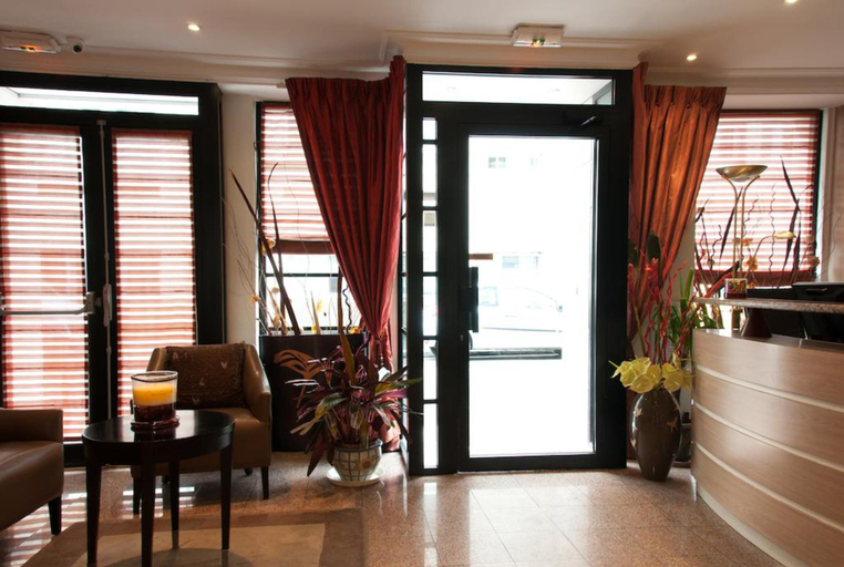 Public Area 2, Hôtel Des Deux Avenues, Paris