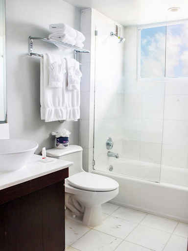 Bathroom 4, Deauville Beach Resort, Miami-Dade
