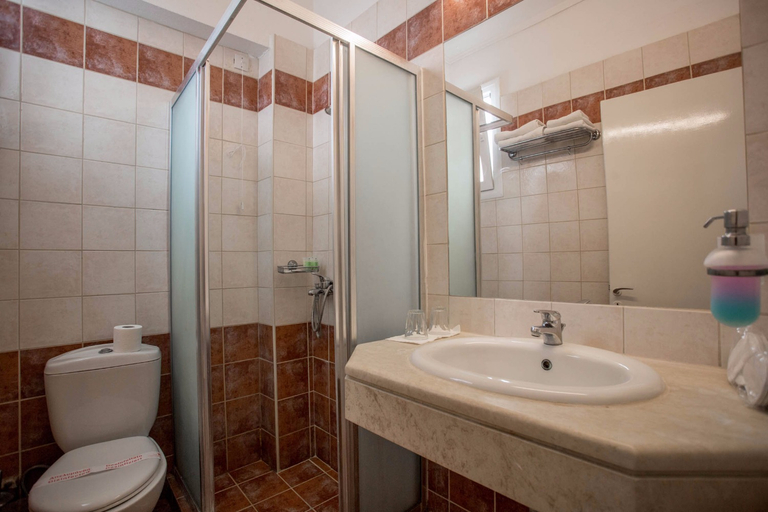Bathroom 4, Popi Star, Ionian Islands