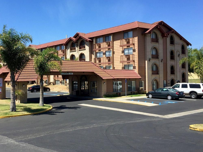 Exterior & Views 2, SureStay Plus Hotel by Best Western Lompoc, Santa Barbara