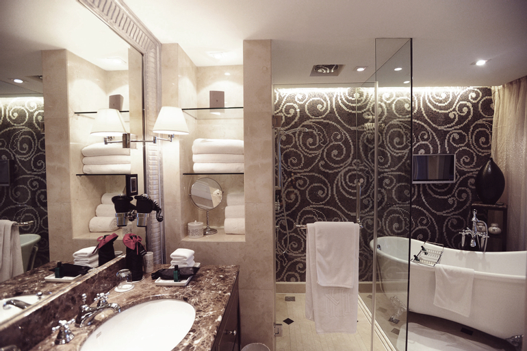 Bathroom 19